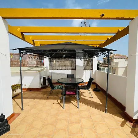 Casa Blanca- Charming Spanish With Pool Feriehus