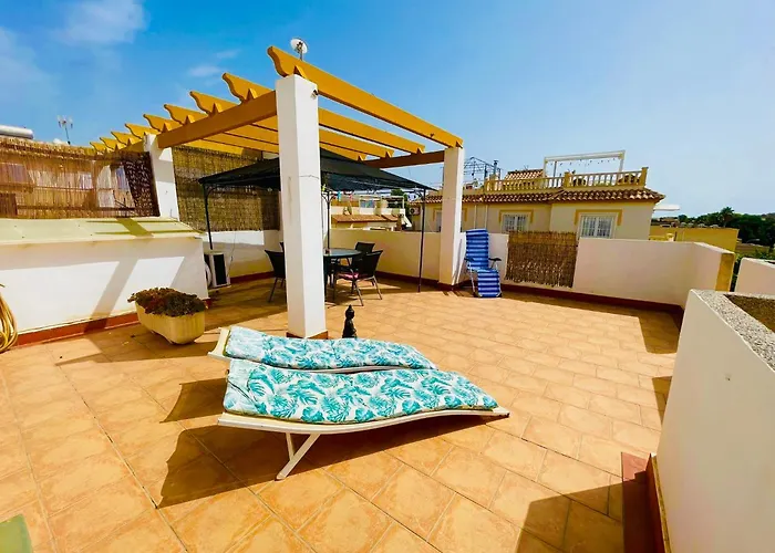 Casa Blanca- Charming Spanish With Pool Сasa de vacaciones *